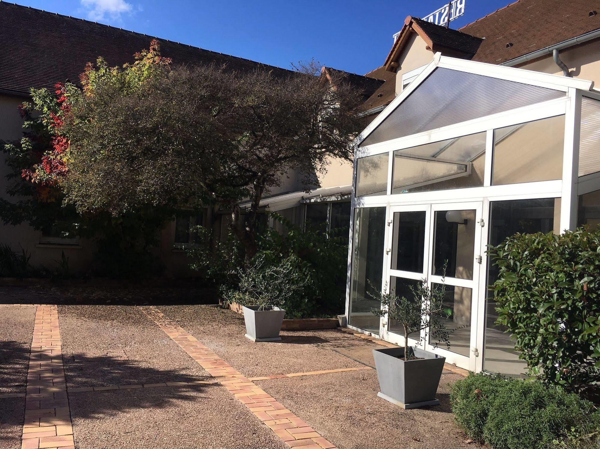 Logis Hotel "Ici M'Aime" Rouvray  Exterior photo